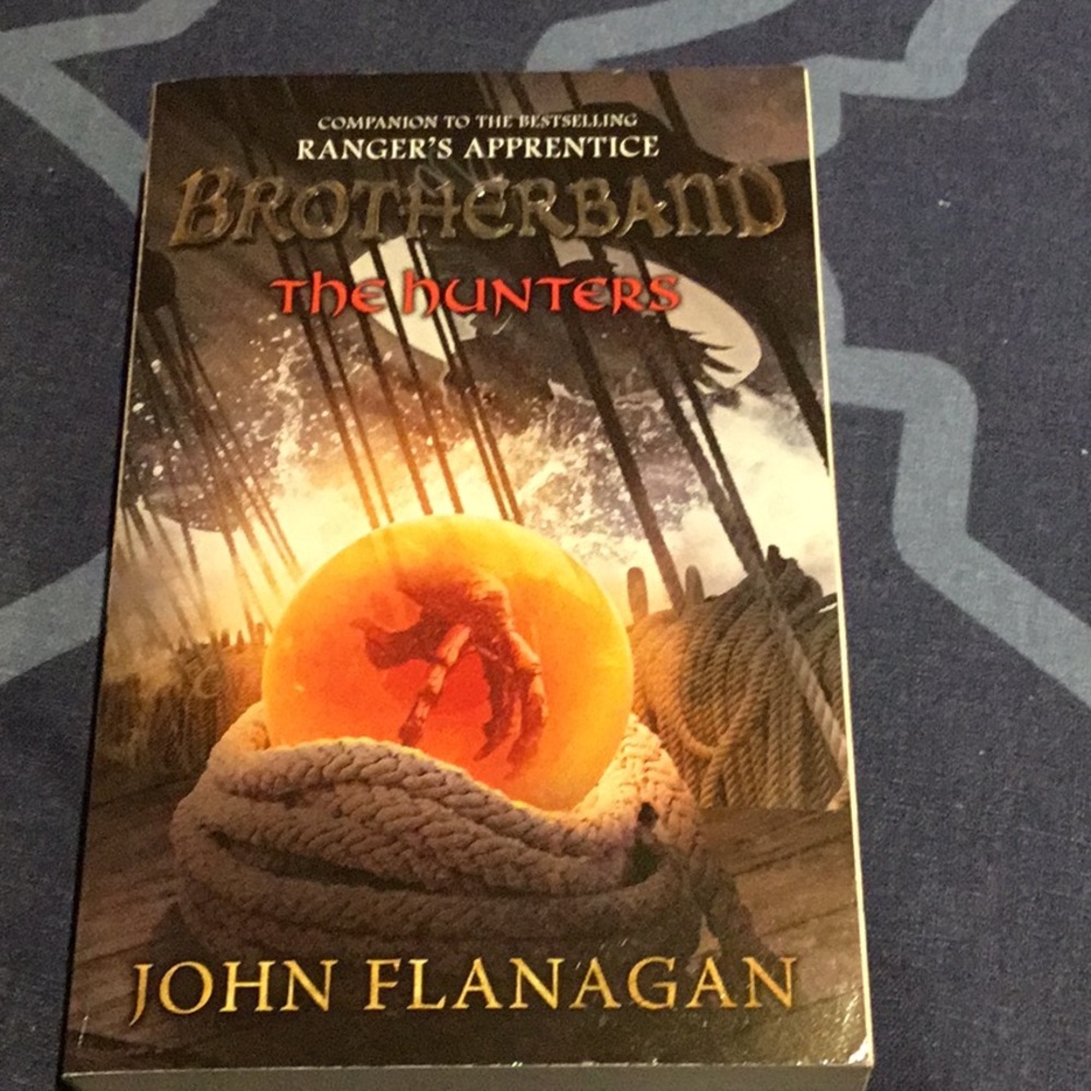 NWOT Brotherband The Hunters novel